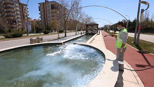 Elazığ Belediyesi larva ilaçlama çalışmalarını sürdürüyor