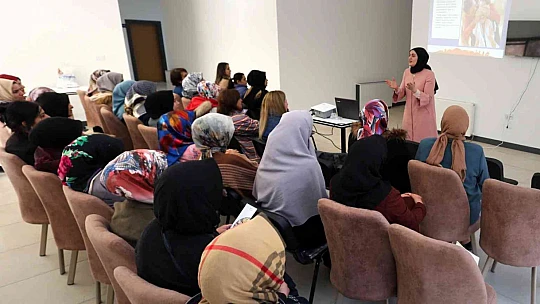 Elazığ Belediyesi'nden aile içi iletişim semineri