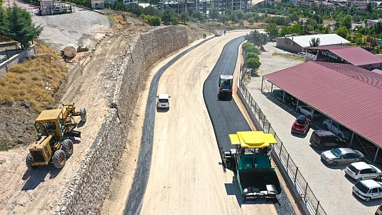 Elazığ Belediyesi Yol Çalışmalarını Sürdürüyor