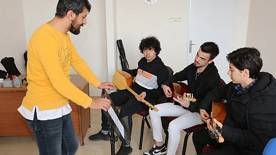 Elazığ Belediyesinden çocuk ve gençlere müzik eğitimi