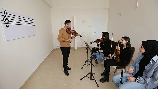 Elazığ Belediyesinden çocuk ve gençlere müzik eğitimi