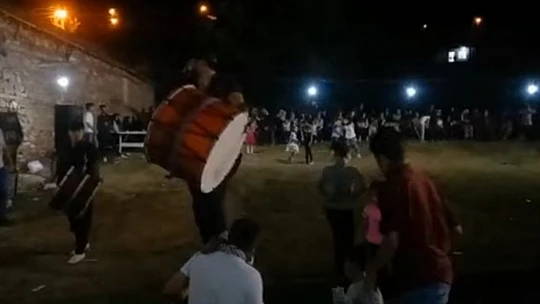 Elazığ'da 'Davulcu tutulması': 5 davulcunun şovu kameralarda