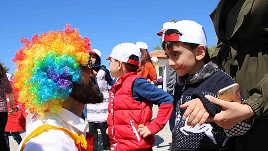 Elazığ'da 'Engelsiz Uçurtma Şenliği' renkli görüntülere sahne oldu