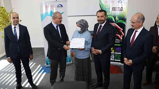 Elazığ'da  genç çiftçilere sertifikaları verildi
