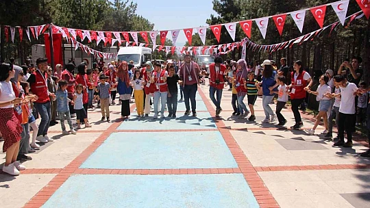 Elazığ'da 'Hayalimle Dönüşen Oyuncak Projesi'nde dereceye girenler ödüllendirildi