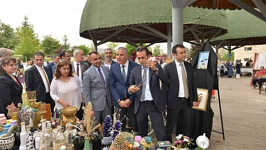 Elazığ'da 'Hayat Boyu Öğrenme Şenliği' düzenlendi