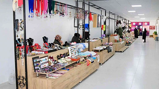 Elazığ'da 'Hayme Ana Kadınlar Semt Pazarı' hizmete girdi