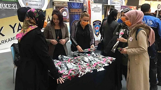 Elazığ'da 'Kadına Şiddete Hayır' stantları kuruldu