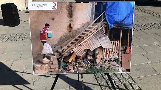 Elazığ'da 'Kızılay Sokağı' ve fotoğraf sergisi açıldı