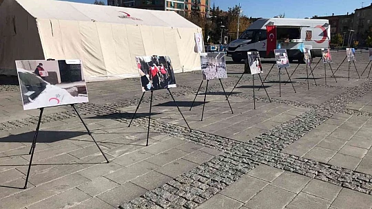 Elazığ'da 'Kızılay Sokağı' ve fotoğraf sergisi açıldı