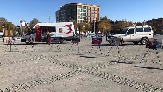 Elazığ'da 'Kızılay Sokağı' ve fotoğraf sergisi açıldı