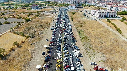 Elazığ'da 'Modifiyeli Araç ve Motosiklet Festivali' renkli görüntülere sahne oldu