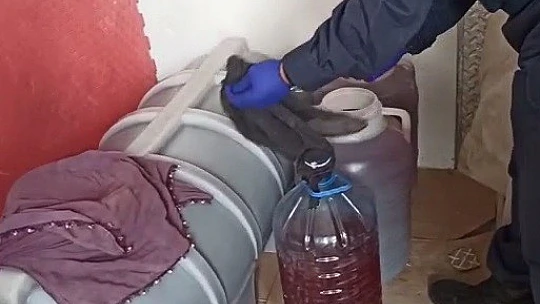 Elazığ'da 1 tondan fazla kaçak içki ele geçirildi