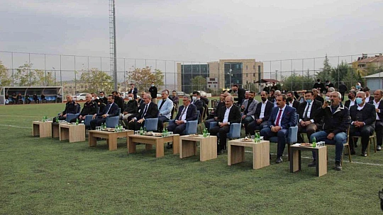 Elazığ'da 107 kulübe spor malzemesi yardımı