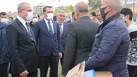 Elazığ'da 107 kulübe spor malzemesi yardımı