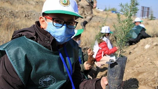 Elazığ'da 15 bin fidan toprakla buluştu