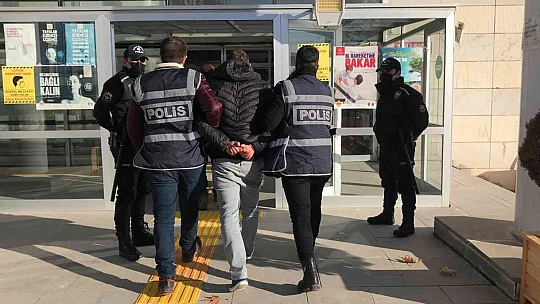Elazığ'da 18 yıllık cinayette kan donduran ifadeler: Önce bıçaklamışlar ardından bağırmasın diye kravatla boğazını sıkmışlar