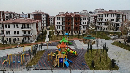 Elazığ'da 19 saatlik kura ile 4 bin 598  depremzede evlerine kavuştu