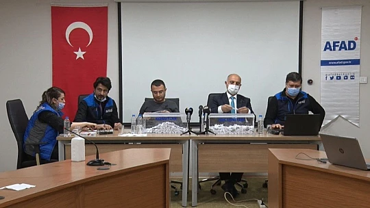 Elazığ'da 19 saatlik kura ile 4 bin 598  depremzede evlerine kavuştu