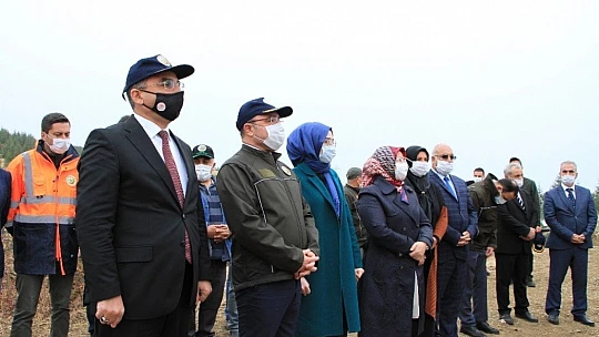 Elazığ'da 223 bin fidan toprakla buluşuyor, ilk fidanlar dikildi