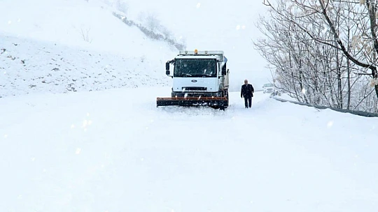 Elazığ'da 24 saat kar mesaisi