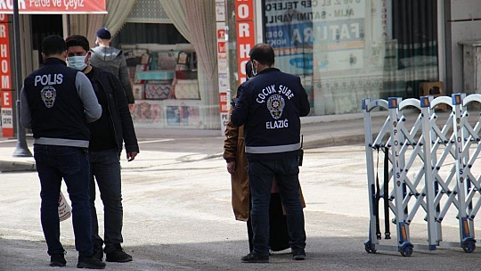 Elazığ'da 3 cadde araç trafiğine kapatıldı, yayalara sosyal mesafe olanağı sağlandı
