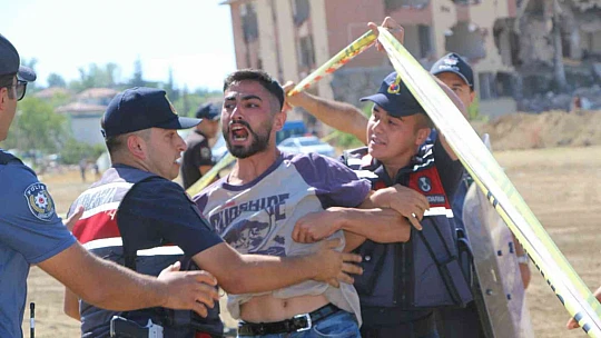 Elazığ'da 345 personelin katıldığı deprem ve yangın tatbikatı nefes kesti