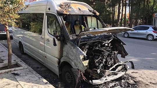 Elazığ'da 4 saatte 3 araç kundaklandı