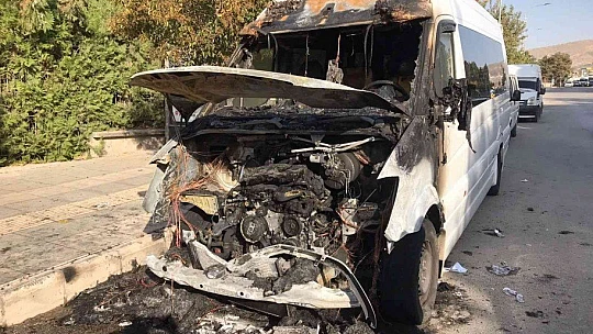 Elazığ'da 4 saatte 3 araç kundaklandı