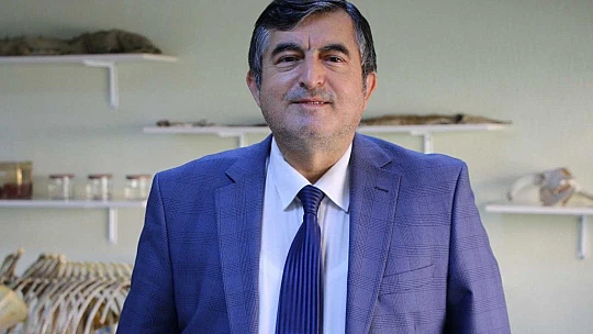 Elazığ'da 50 çeşit hayvanın anatomik yapısının bulunduğu müzede, Türkiye'de ilk olan zürafa iskeleti yer alıyor