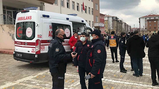 Elazığ'da 50 öğrenci hastanelik oldu