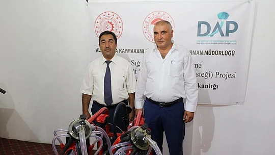 Elazığ'da 52 üreticiye süt sağım makinası dağıtıldı
