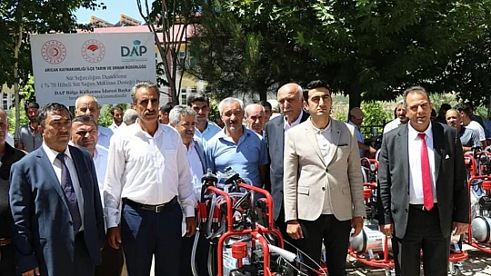 Elazığ'da 52 üreticiye süt sağım makinası dağıtıldı