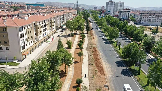 Elazığ'da 7 bin 200 metrelik bisiklet yolunun yapımı sürüyor