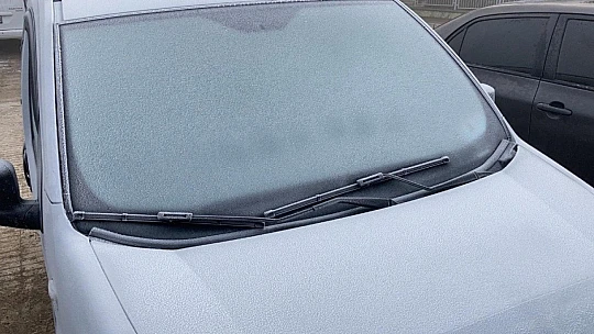 Elazığ'da ağaçlar kırağı tuttu, süs havuzları dondu