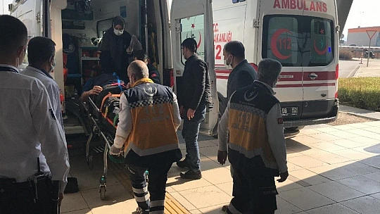 Elazığ'da araçlar kafa kafaya çarpıştı: 1 çocuk öldü, 7 kişi yaralandı