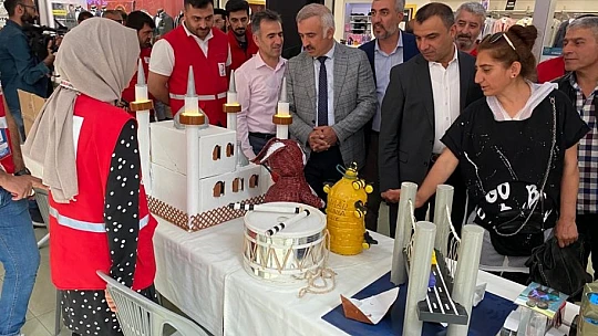 Elazığ'da atık malzemeler oyuncağa dönüştü