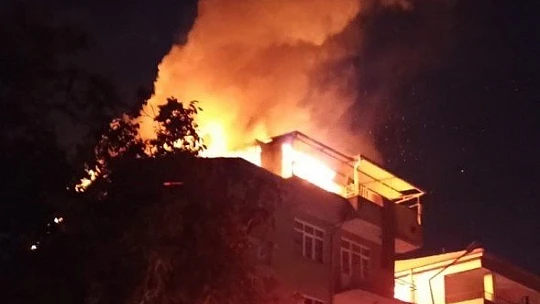 Elazığ'da aynı anda çıkan 2 farklı yangın söndürüldü