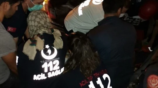 Elazığ'da aynı yerde ikinci kaza,  otomobil üst geçitten uçtu: 3 yaralı