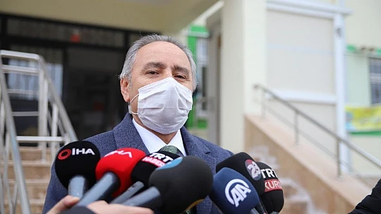 Elazığ'da bayrak töreni eşliğinde istiklal Marşı okundu