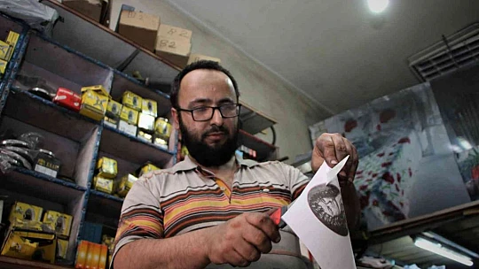 Elazığ'da bıçak bileyicilerin kurban mesaisi başladı