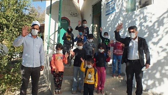 Elazığ'da cami depremzede öğrencilerin eğitim yuvası oldu