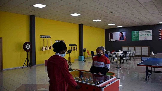 Elazığ'da çeşitli kurumlara genç ofisleri açıldı