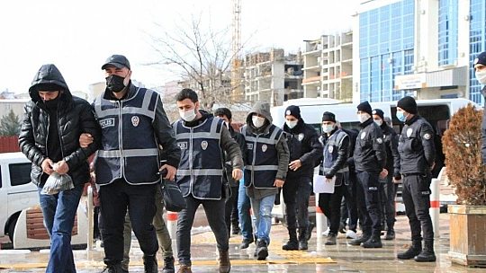Elazığ'da çeşitli suçlardan aranan 7 şüpheli yakalanıp tutuklandı