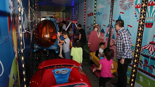 Elazığ'da çocuk festivali yoğun katılımla gerçekleşti