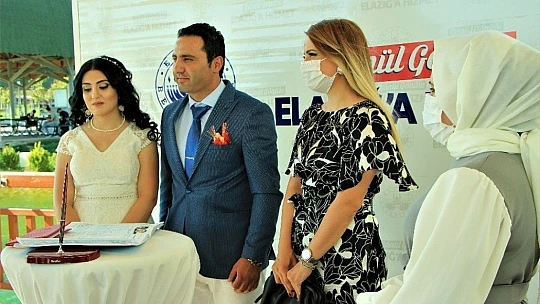 Nikahlar en fazla 10 kişi ile kıyılmaya başlandı