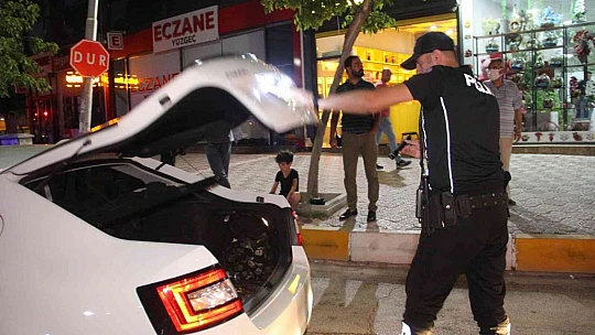 Elazığ'da denetimler gece boyu sürdü