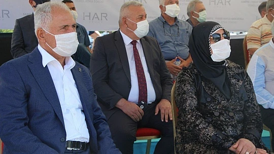 İşadamı Soylu sözünü tuttu: 12 derslikli okulun temeli atıldı