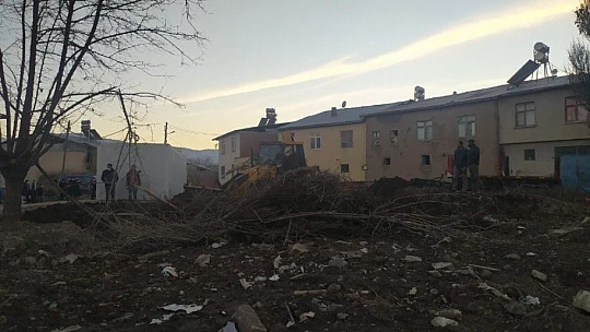 Elazığ'da depremin merkez üssü olan köye konteynerler kuruldu
