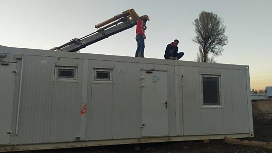 Elazığ'da depremin merkez üssü olan köye konteynerler kuruldu